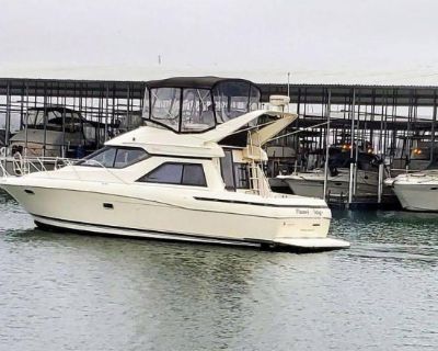 1997 Bayliner 3488 Avanti Command Bridge