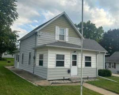 3 Bedroom 1BA 900 ft Single Family Home For Sale in LANCASTER, WI