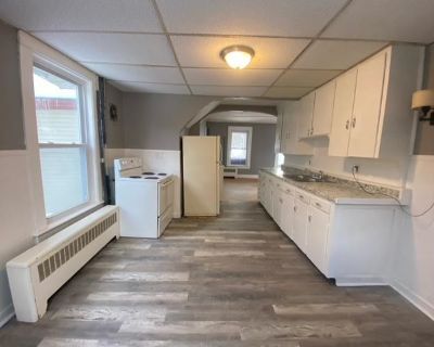 1 Bedroom 1BA 720 ft Apartment For Rent in Claremont, NH