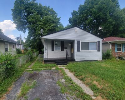 4 Bedroom 1BA 1032 ft Pet-Friendly Single-family home For Rent in Indianapolis, IN