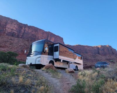 2018 Winnebago Horizon 40A Class A RV For Sale In Umatilla, Florida 32784