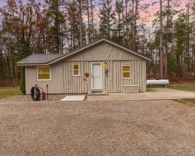 2 Bedroom 1BA 820 ft Single Family Home For Sale in LEWISTON, MI