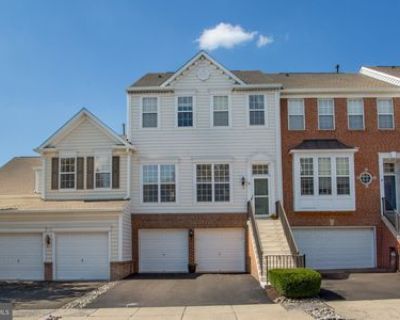 3 Bedroom 4BA 2084 ft Townhouse For Sale in Doylestown, PA