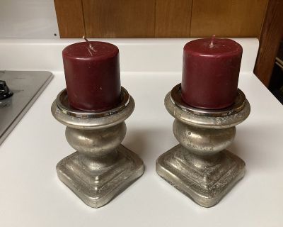 Pair candle holders