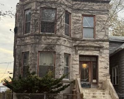 9 Bedroom 5BA Multi Family Home For Sale in CHICAGO, IL