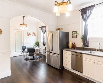 Private room with shared bathroom in a House with 3 roomies