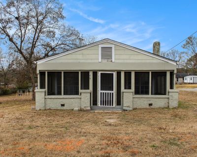 2 Bedroom 1BA 1044 ft Single Family House For Sale in Birmingham, AL