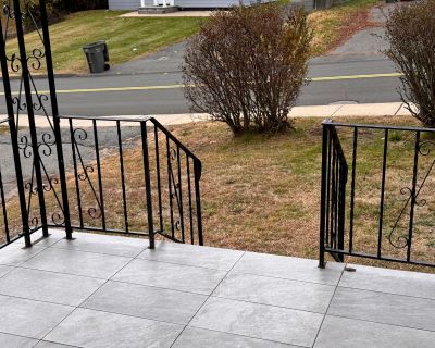 2 Bedroom 1BA 946 ft Apartment For Rent in Naugatuck, CT