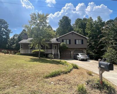 4 Bedroom 2BA 2448 ft Single Family Home For Rent in Lawrenceville, GA