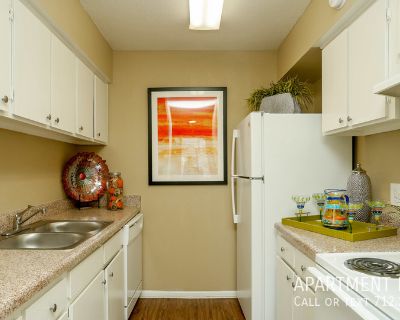 2 Bedroom 1BA 800 ft Apartment For Rent in Pasadena, TX
