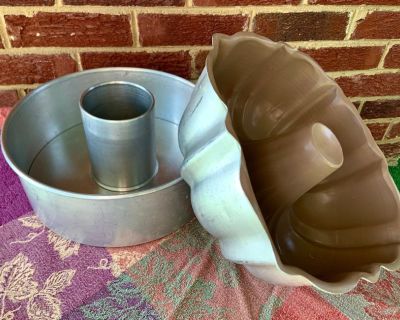 Angel Food & Bundt Cake Pans (2)
