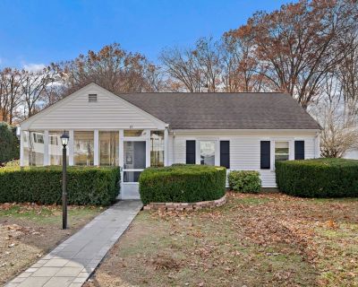 3 Bedroom 1BA 922 ft Single Family House For Sale in Canton, MA