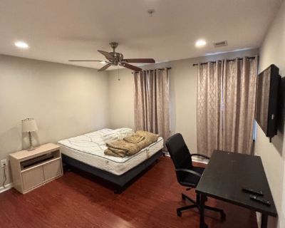 Furnished Room for Rent - 1 Bedroom wprivate ensuite bathroom | $895 | Avai
