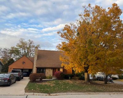 5 Bedroom 3BA 3100 ft Single Family Home For Sale in LAKE GENEVA, WI