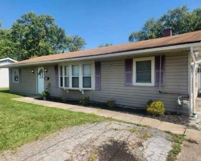 3 Bedroom 2BA 1692 ft Pet-Friendly Apartment For Rent in Austintown, OH