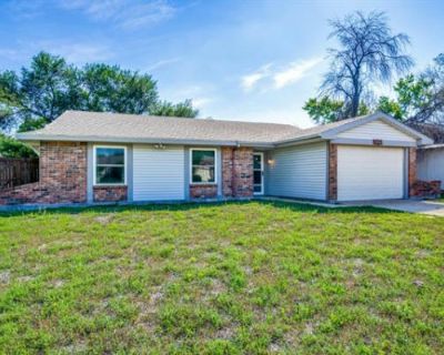 3 Bedroom 2BA 1396 ft Single Family Home For Sale in Garland, TX
