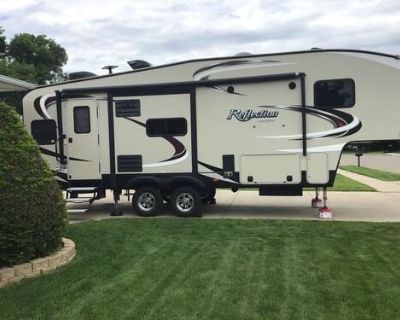 5th wheel camper for sale.