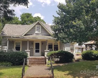 2 Bedroom 1BA 1794 ft Single Family Home For Sale in Forest City, NC