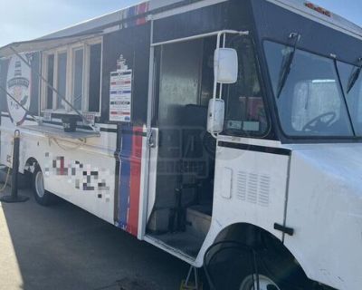 2001 24' Chevrolet P30 Workhorse Diesel Kitchen Food Truck with Pro-Fire Suppression System