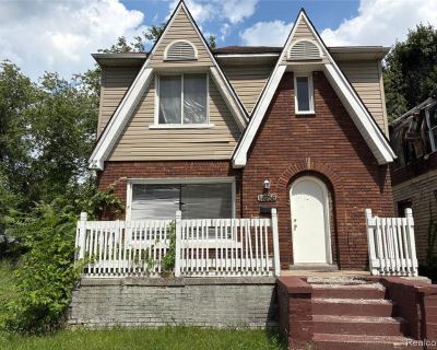 3 Bedroom 1BA 1242 ft Single Family House For Sale in Detroit, MI