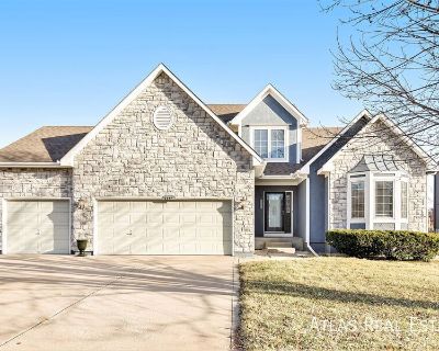 1113 SW Blazing Star Drive. Hannah Erickson 480-351-3108 hannah.erickson@realatlas.com www.realatlas.com Meet Romeo, our PM team mascot! He is such a good boy! For every lease signed in the next two weeks, he gets a treat! Don t rent from Wall Street rent from Atlas where you are a person, not a number! We believe in helping our residents become homeowners and investors with our Uplift Program!...