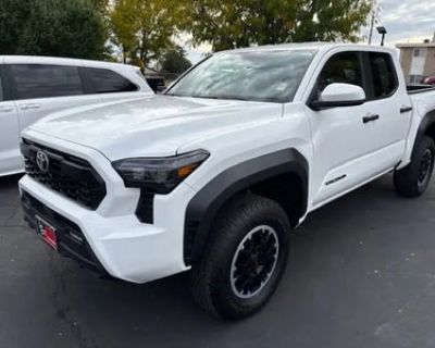 2024 Toyota Tacoma 4X4 SR5 4DR Double Cab 5.0 FT SB