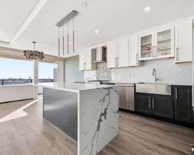 3 Bedroom 2BA Condominium For Sale in FORT LEE, NJ