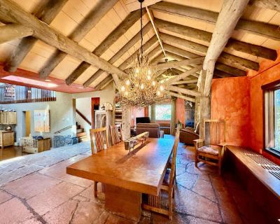 3 Bedroom 3BA 3100 ft Pet-Friendly Apartment For Rent in Manitou Springs, CO