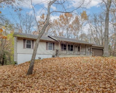 4 Bedroom 3BA 1326 ft Single Family House For Sale in Galesburg, MI