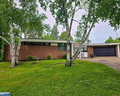 3 Bedroom 2BA 1579 ft Single Family Home For Sale in HIBBING, MN