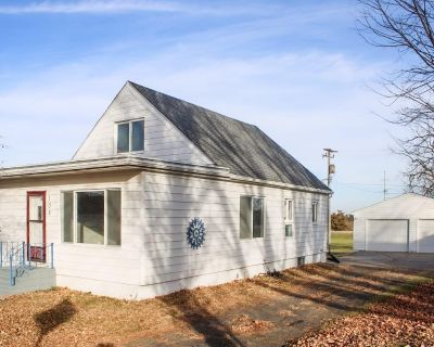 3 Bedroom 1BA 1465 ft Single Family House For Sale in Bricelyn, MN