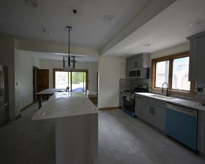 5 Bedroom 2BA 2500 ft Apartment For Rent in Quincy, MA