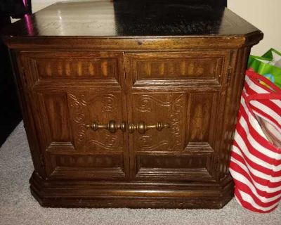 Tv stand / cabinet