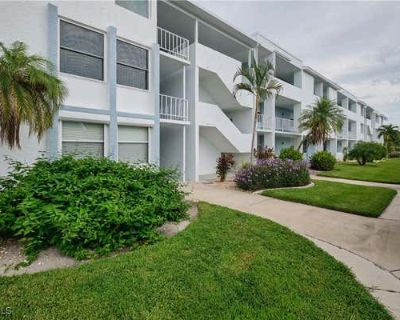 2 Bedroom 2BA 1084 ft Condominium For Sale in FORT MYERS, FL