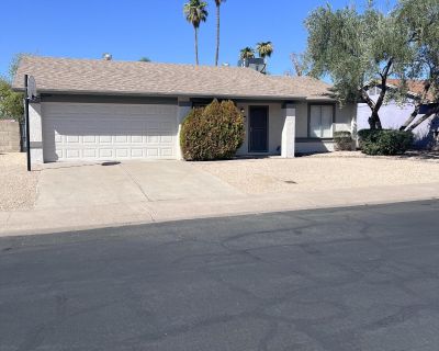 2 Bedroom 2BA 1107 ft Apartment For Rent in Glendale, AZ