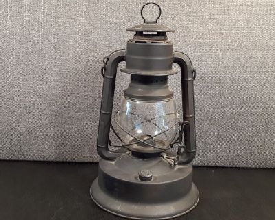 3 Antique Dietz Little Giant Lantern 70 Hour Fount Capacity N.Y /USA 13" Tall 7.75" Round