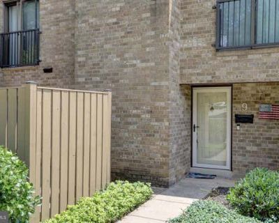 3 Bedroom 3BA 1604 ft Condo For Sale in COCKEYSVILLE, MD
