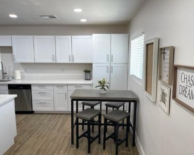 Furnished Room for Rent - Quiet Mesa Neighborhood NEAR LightRail, EVIT, AS