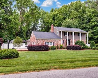 5 Bedroom 4BA 3 ft Single Family Residence For Sale in Seaford, VA