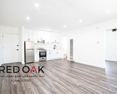 Wonderful Completely Remodeled Bright and Sunny One Bedroom With Stainless Steel Appliances, TONS of Natural Light, Custom Built In&apos;s, Gas Furnace, and ON-SITE Laundry Included! In Prime Hollywood!
