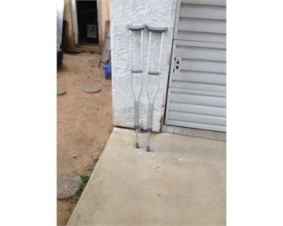 Crutches - Muletas