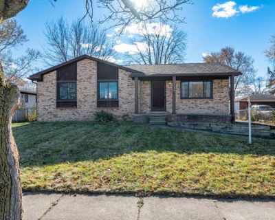 3 Bedroom 2BA 2336 ft Single Family Home For Sale in WARREN, MI