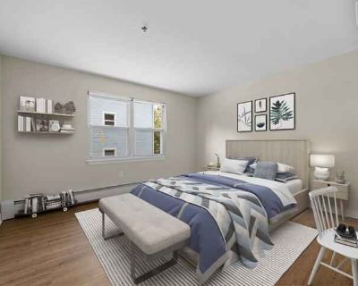 2 Bed 1 Bath Flat - B (Has an Apartment). Room in the 1 Bedroom 1BA Apartment For Rent