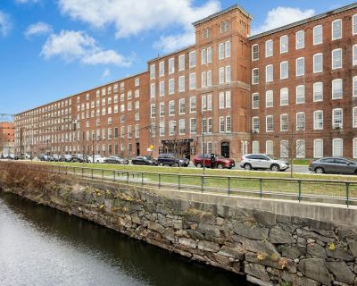 1 Bedroom 1BA 1133 ft Condo For Sale in Lowell, MA