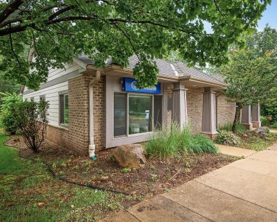 1237 ft Commercial Property For Sale in Eden Prairie, MN