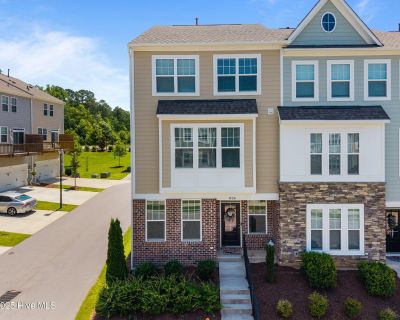 3 Bedroom 2BA 1956 ft Townhouse For Sale in Wake Forest, NC