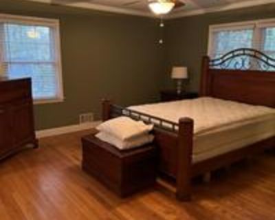 Live across the street from Lake Spivey and enjoy living in a cozy Duplex / Multiplex. This comfortable home is decorated with modern touches while providing the basic necessities. All that s missing is you! The kitchen is equipped with a fridge, sink, oven, stovetop, as well as basic cookware. It s the perfect spot for you to cook at home and save money. The surrounding location is quiet, maki...