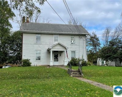 1719 Sullivan Trail 1715. Property for Rent in Forks Twp, PA for $1,400 with 2 bedrooms and 1 full bath. This 1,708 square foot property was built in 1953 on a lot size of 0.86.. This beautiful second floor apartment is located in a charming 1800 s farm house. It features deep windowsill s and large rooms with plank wood flooring throughout. It is a one bedroom with attached office/den off mast...