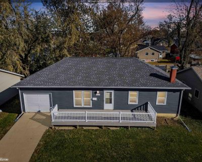 4 Bedroom 1BA 1816 ft Single Family House For Sale in Cedar Rapids, IA