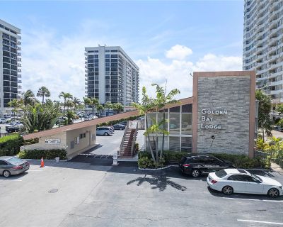 1 Bedroom 1BA 500 ft Condo For Rent in Hallandale Beach, FL
